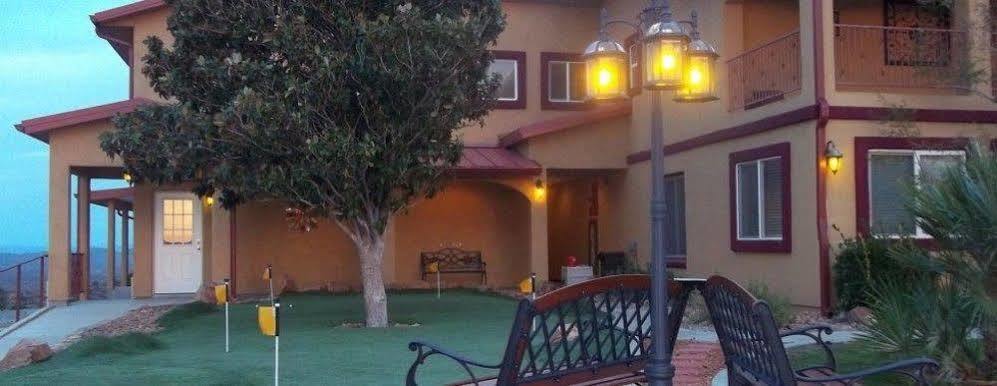 Dream Manor Inn 格罗博 外观 照片